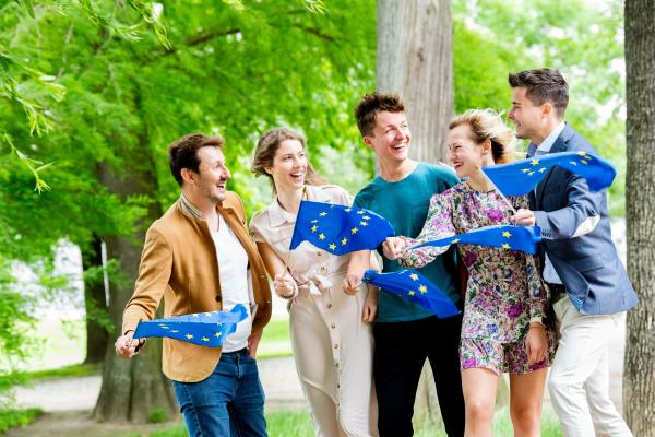 Young people with the European flag